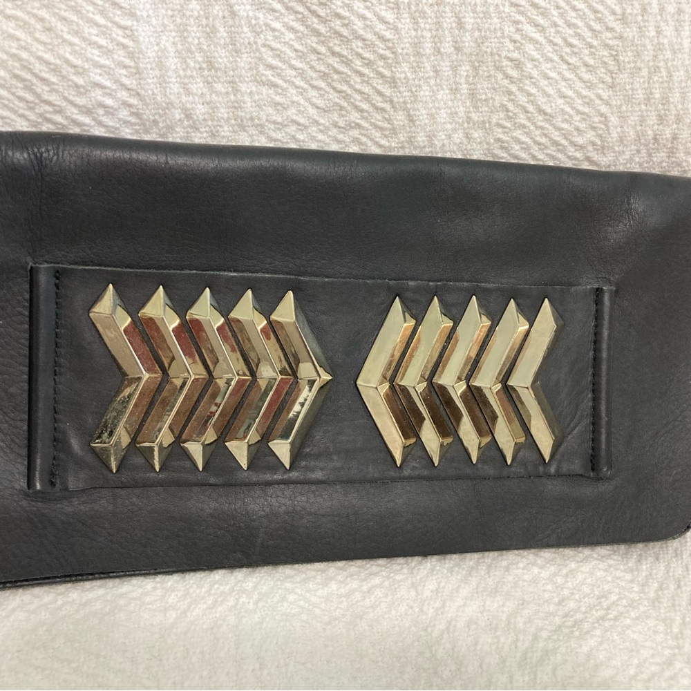 The Guess by Marciano Elin Kling clutch purse